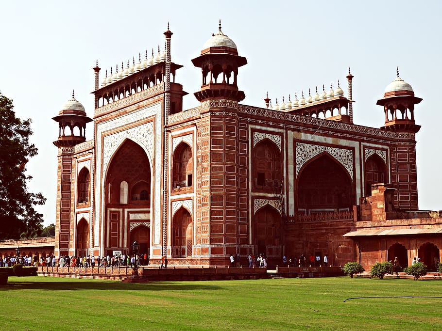 people outside brown brick building, dome, architecture, agra, HD wallpaper
