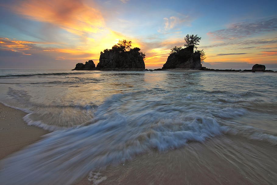 White Sand Beach Next to Islets, dawn, evening, landscape, long exposure HD wallpaper