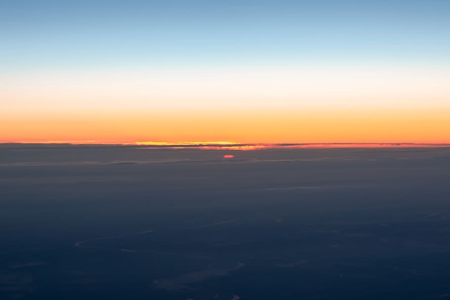 body of water during golden hour, cloud, sky, sun, gradient, sunset HD wallpaper