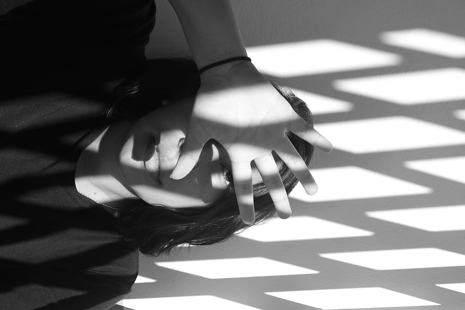 finger, person, human, face, hand, hair, flare, light, photo HD wallpaper