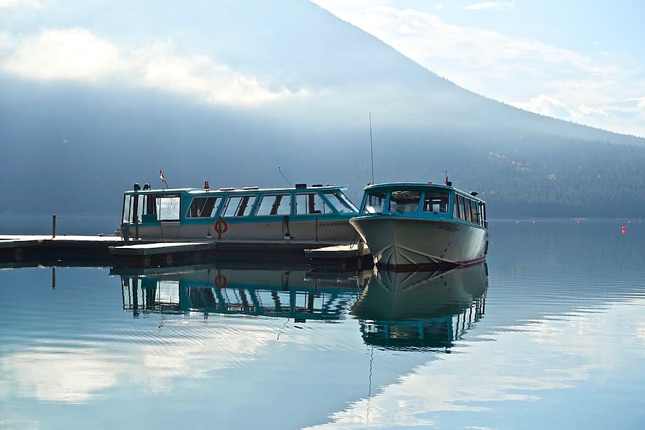 jetty, boats, reflection, tranquility, mirroring, lake, blue HD wallpaper