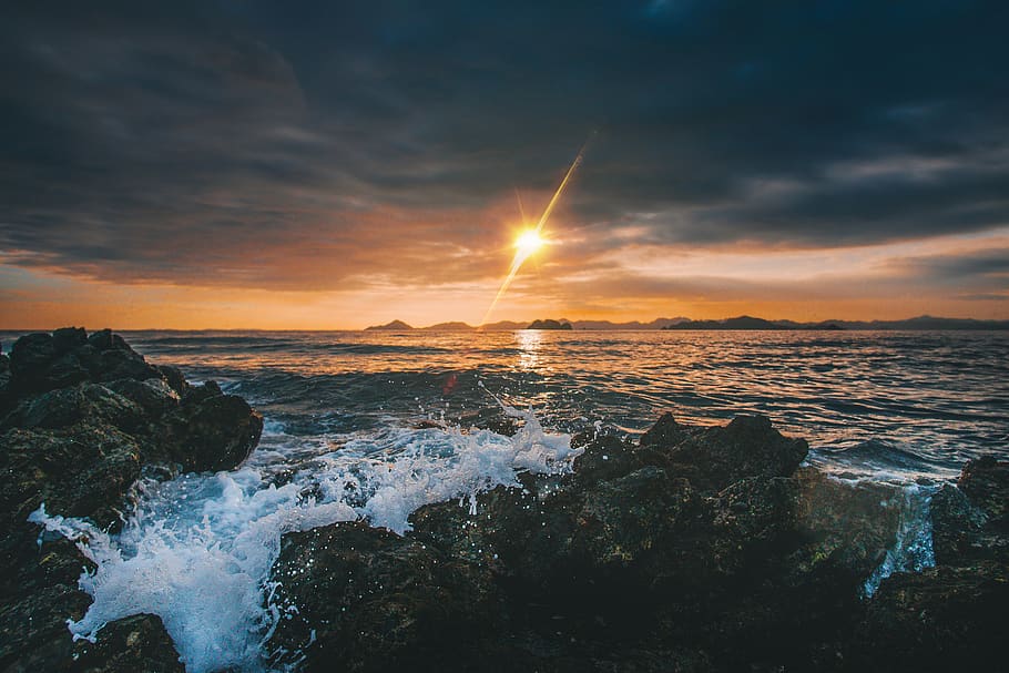seashore during golden hour, beauty in nature, sky, water, sunset HD wallpaper