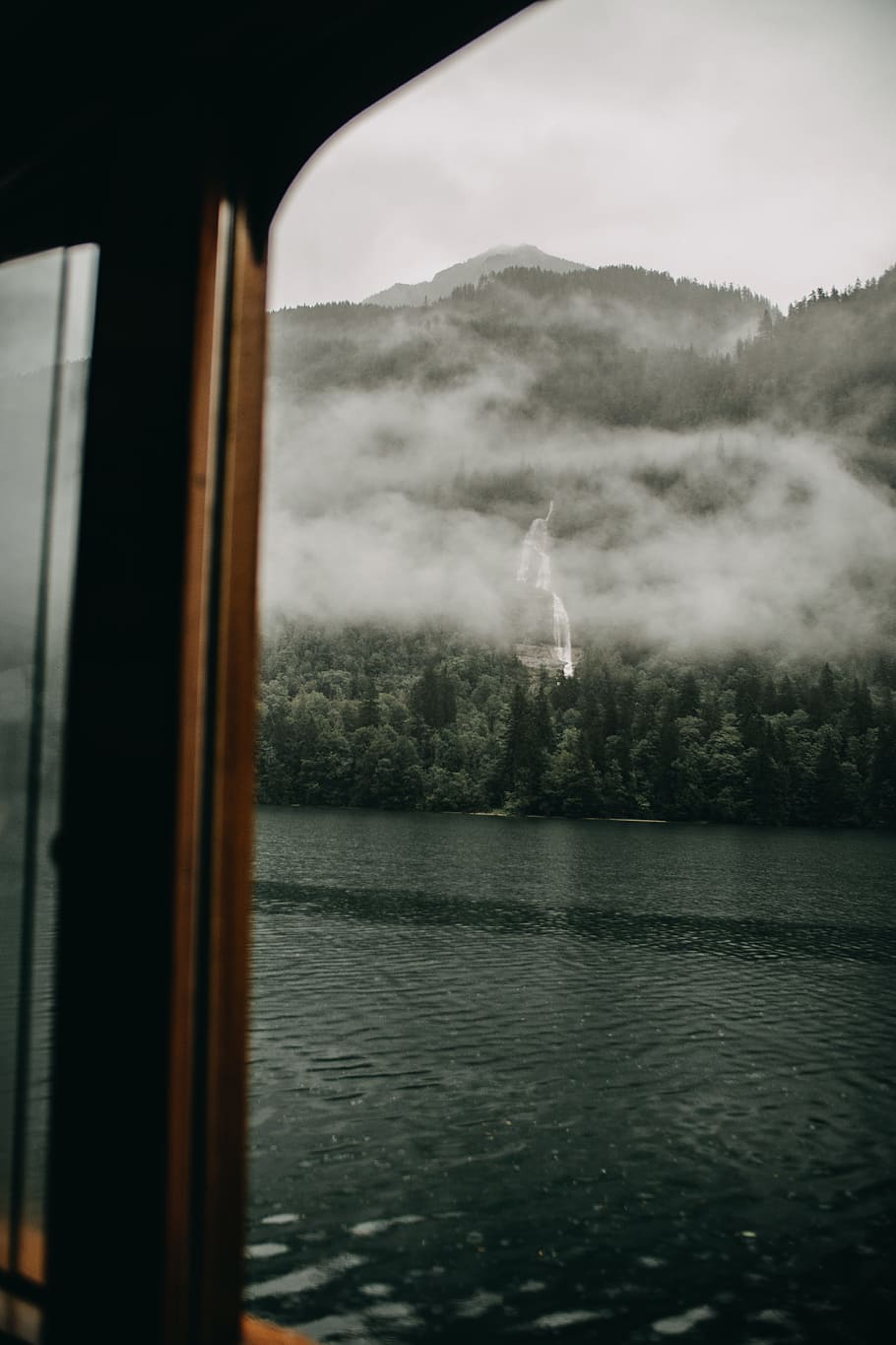 foggy green mountain near lake, train, view, grass, cloudy, grey, HD wallpaper