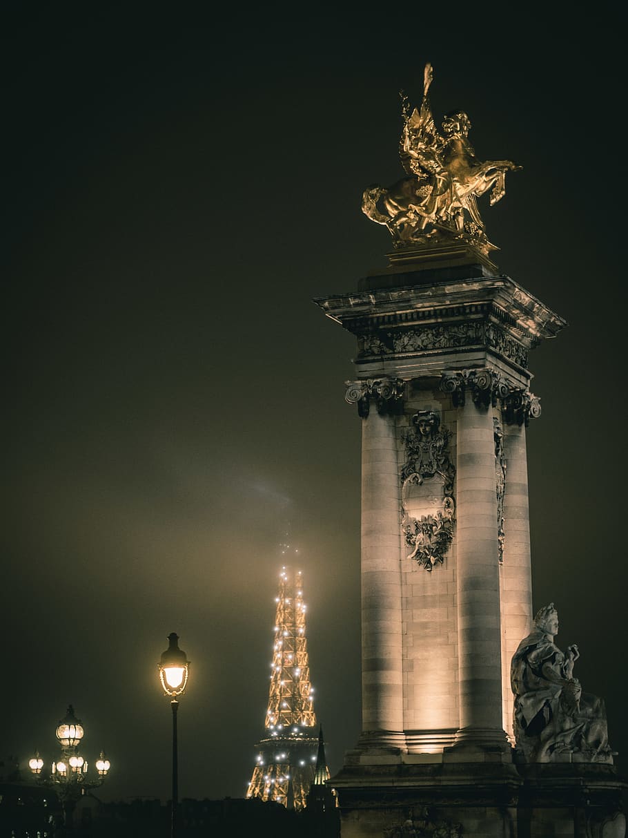 man riding horse statue, illuminated, architecture, night, built structure HD wallpaper