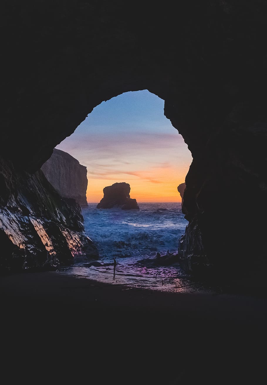 body of water near cave, cliff, ocean, sky, rock, sea, wave, tide HD wallpaper