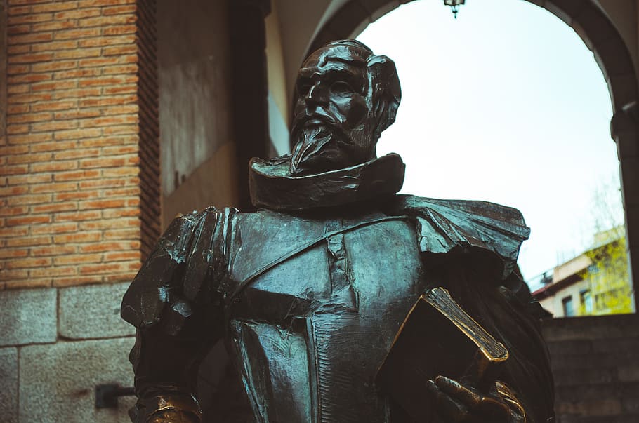 Knight Statue Near Window, arch, architecture, art, brick wall HD wallpaper