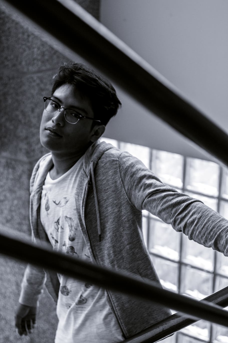 portrait, composition, shadows, stairs, blanco y negro, bandw HD wallpaper