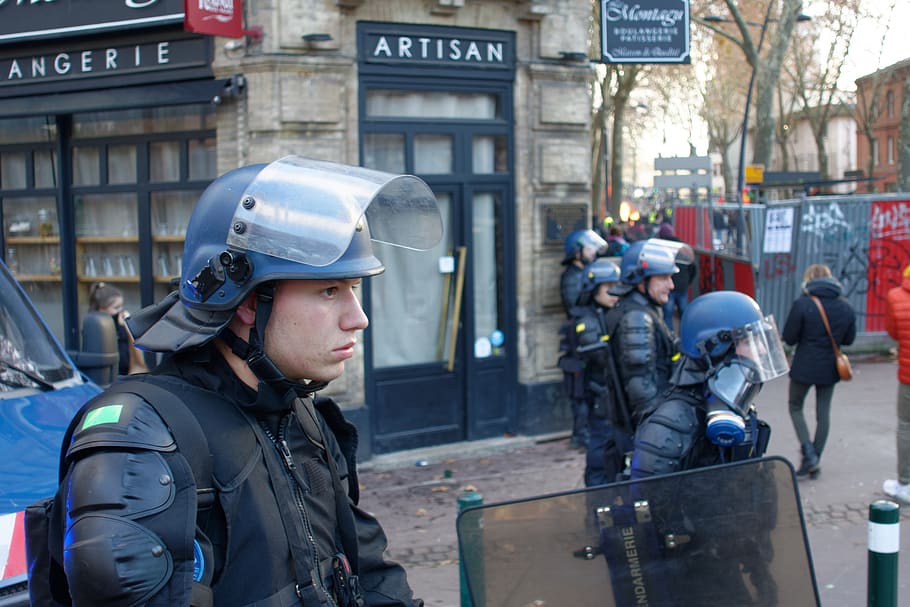 man wearing blue riot helmet, macron, gilets jaune, france, police, HD wallpaper