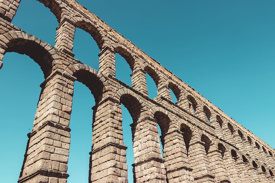 brown concrete building, architecture, arched, brick, pillar HD wallpaper