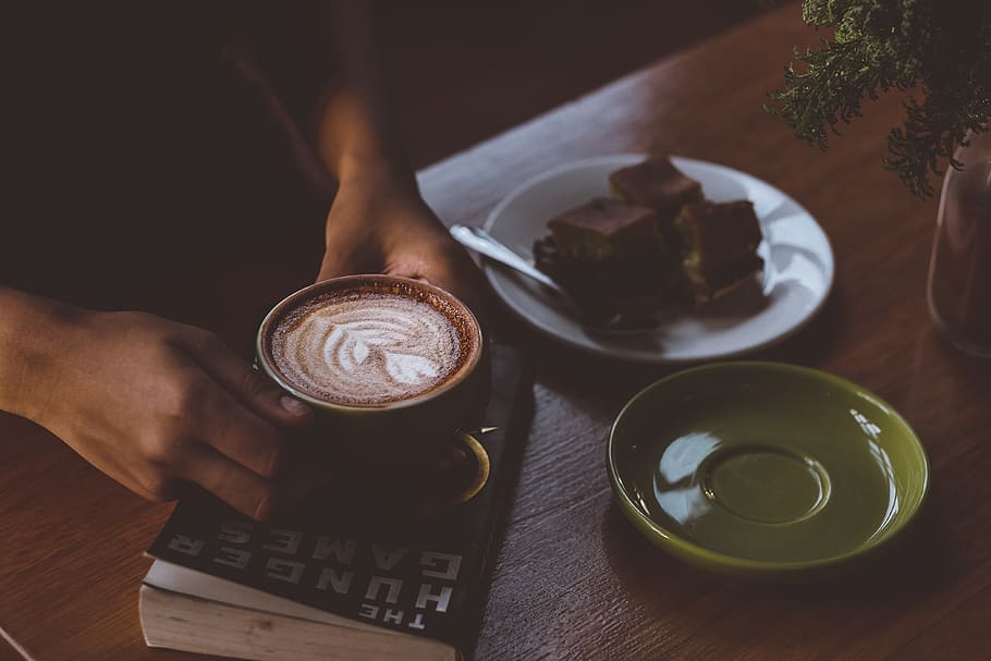 coffee, latteart, food and drink, real people, table, human hand HD wallpaper