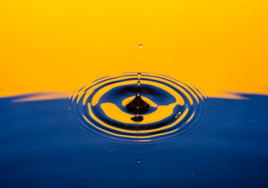 water droplets, outdoors, ripple, yellow, blue, drip, appliance HD wallpaper