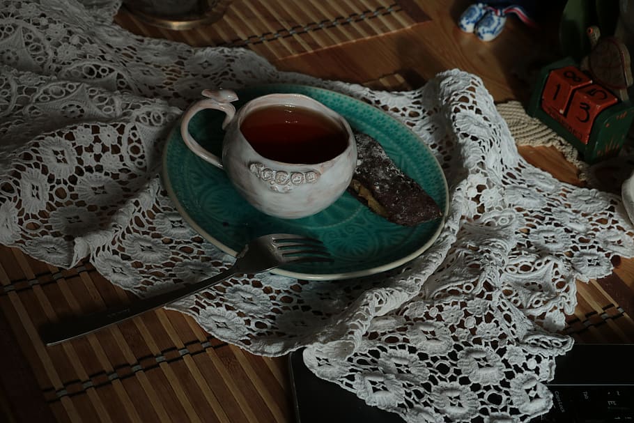 pottery, saucer, lace, cup, rug, coffee cup, reptile, animal, HD wallpaper