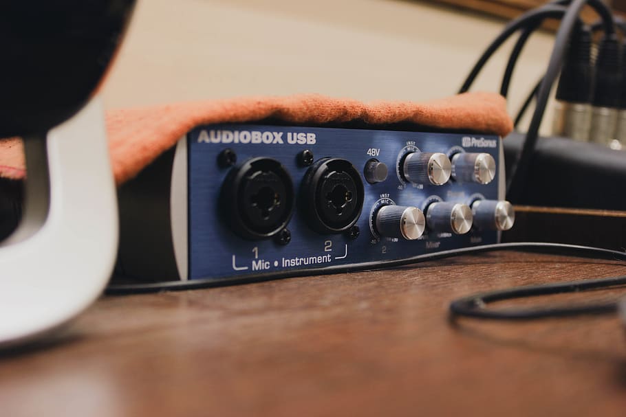 radio, audiobox, technology, music, close-up, indoors, selective focus HD wallpaper