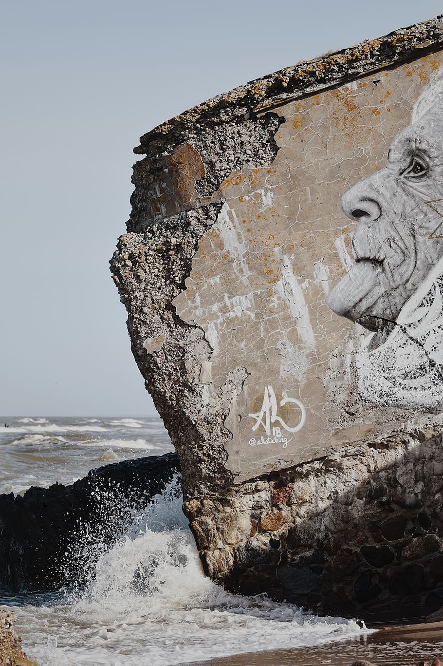 brown rock formation, water, sea, sky, solid, rock - object, art and craft HD wallpaper