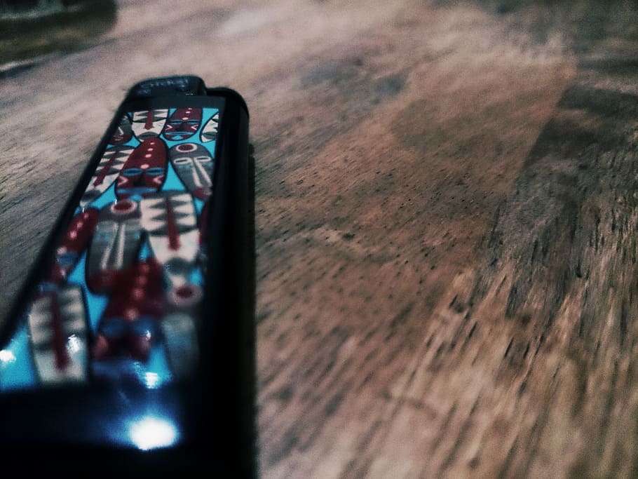 lighter, table, focus, wood, depth, shallow, technology, communication HD wallpaper