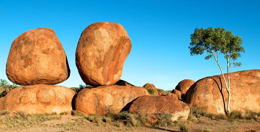australia, warumungu, devils marbles, rock, desert, blue, blue sky HD wallpaper