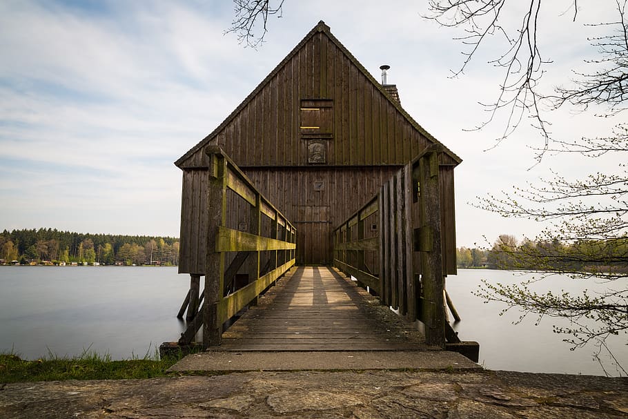Brown Wooden Shed, architecture, bank, barn, building, daylight HD wallpaper