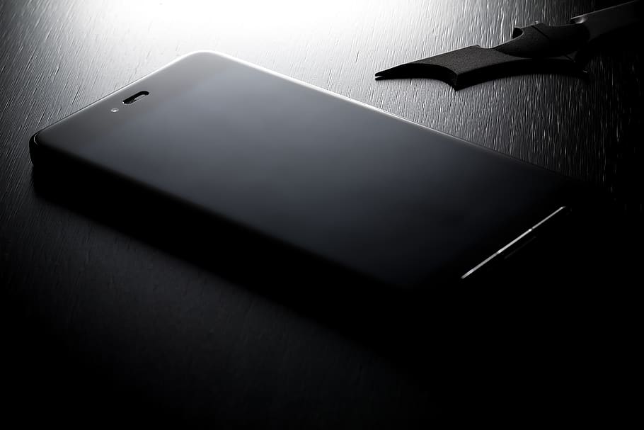 Black Android Smartphone, batarang, batman, black-and-white, conceptual