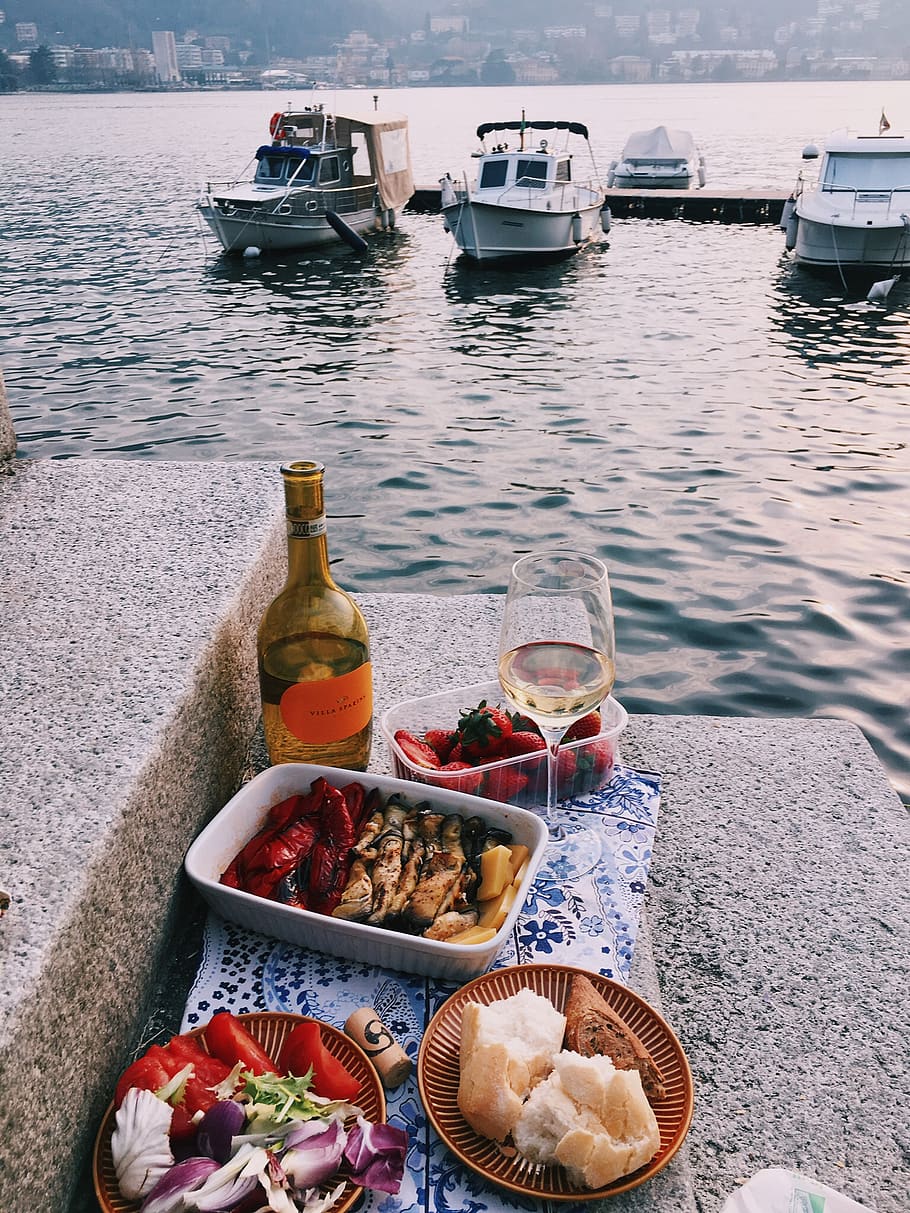 glass of wine and vegetaler, food, boat, dock, dish, italy, province of como, HD wallpaper