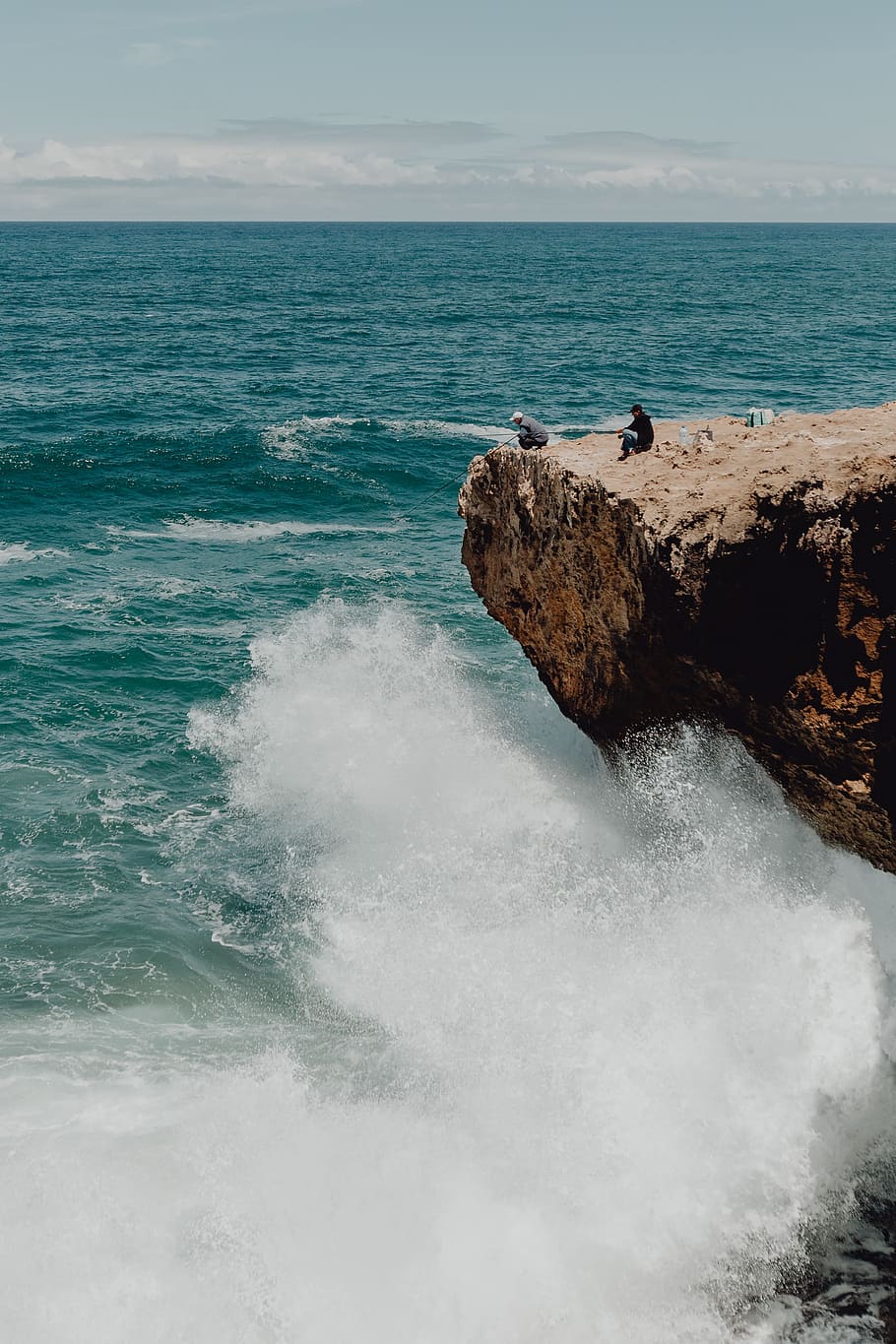 Cliff on the Western Seaboard of Algarve, Praia da Amoreira, Portugal HD wallpaper