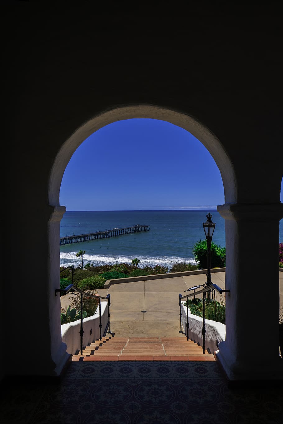 water, ocean, blue, beach, pier, sky, green, arc, doorway, portal HD wallpaper