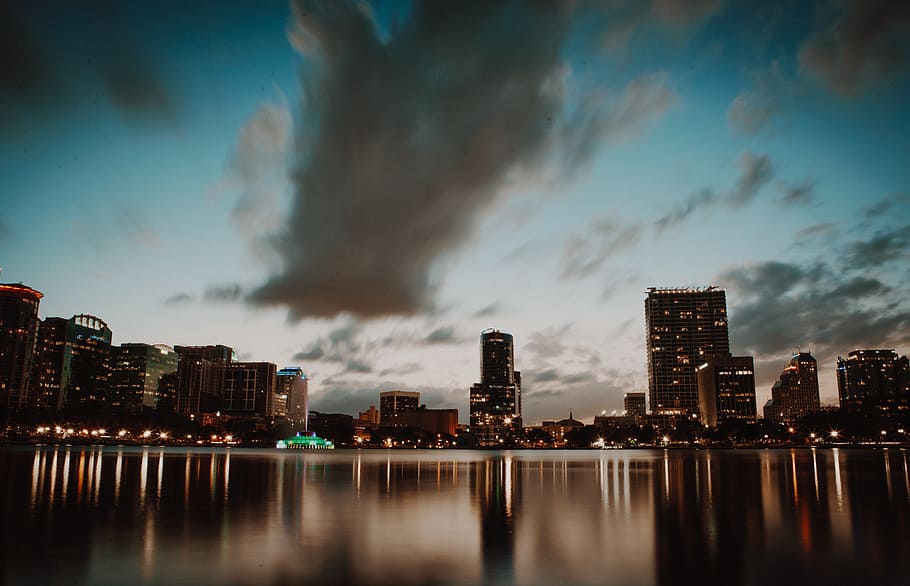 time lapsed photography of cityscape, river, building, cloud HD wallpaper