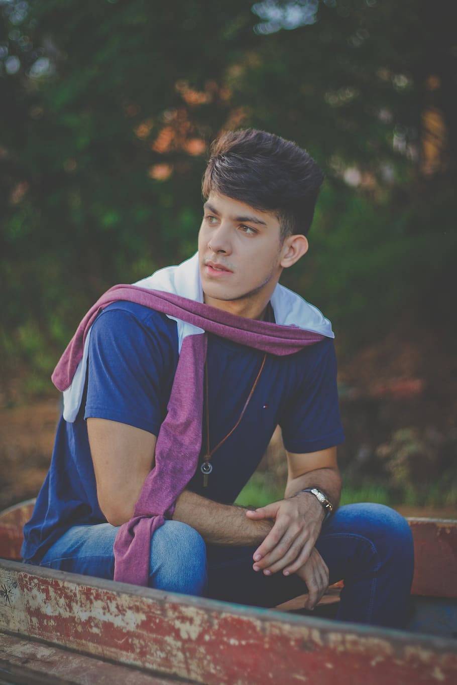 one person, casual clothing, sitting, young men, real people HD wallpaper