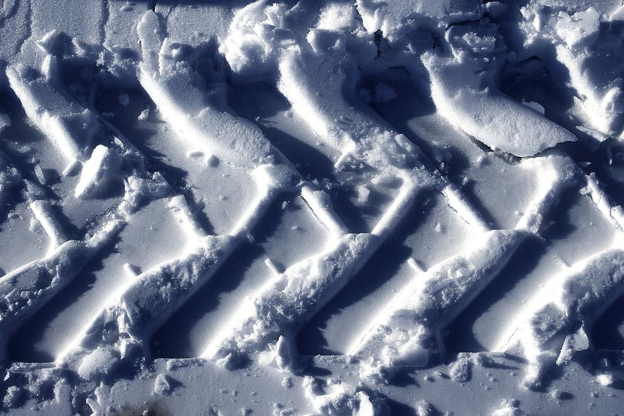 trace, snow, white, sunny, tire track, tractor, winter, pattern HD wallpaper