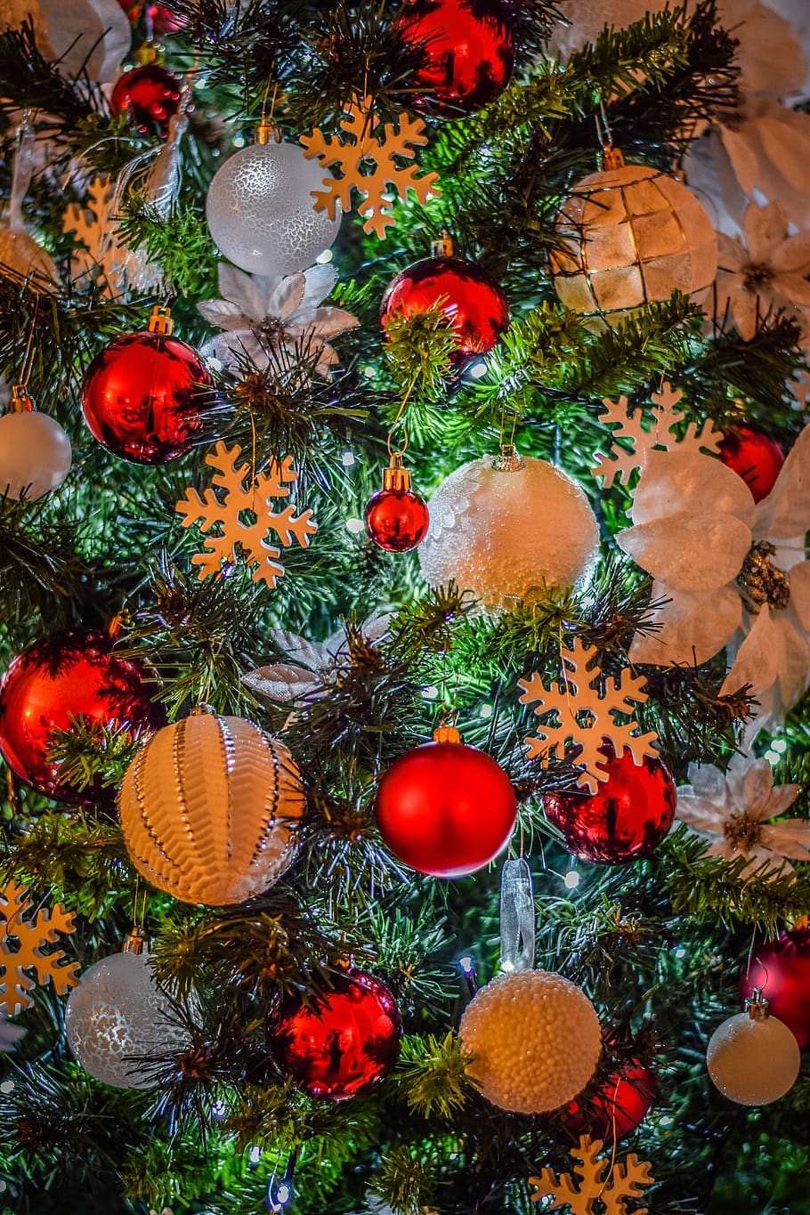 christmas, tree, decorative, sphere, trappings, decoration HD wallpaper