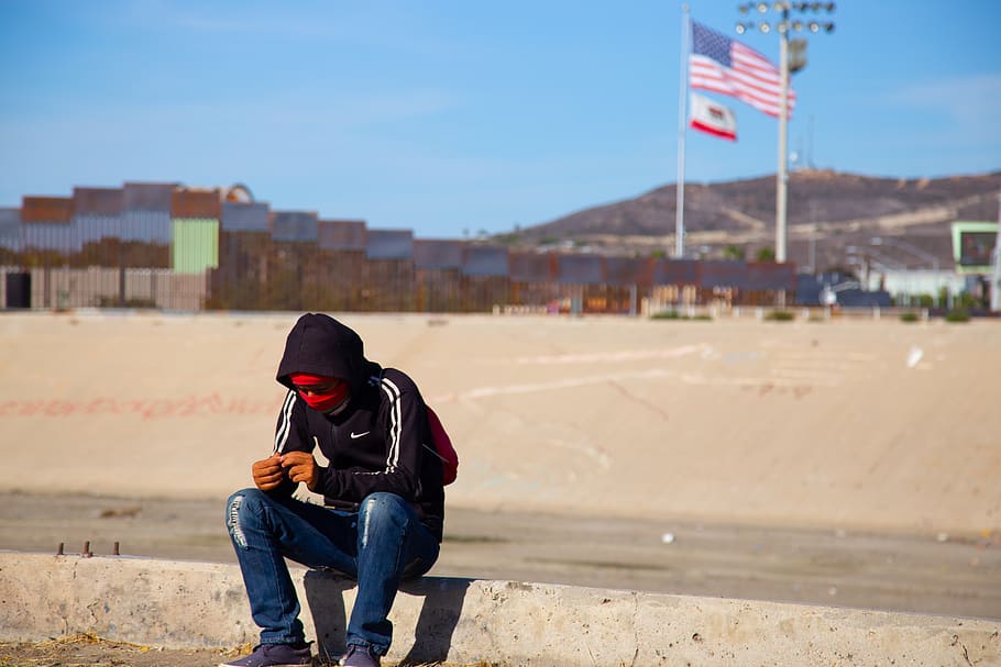 hondureño, tijuana, eua, migration, real people, flag, one person HD wallpaper
