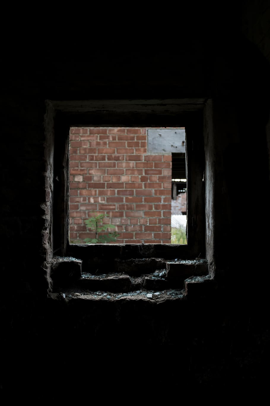 window, dark, abandoned, broken, view, framing, frame, black HD wallpaper