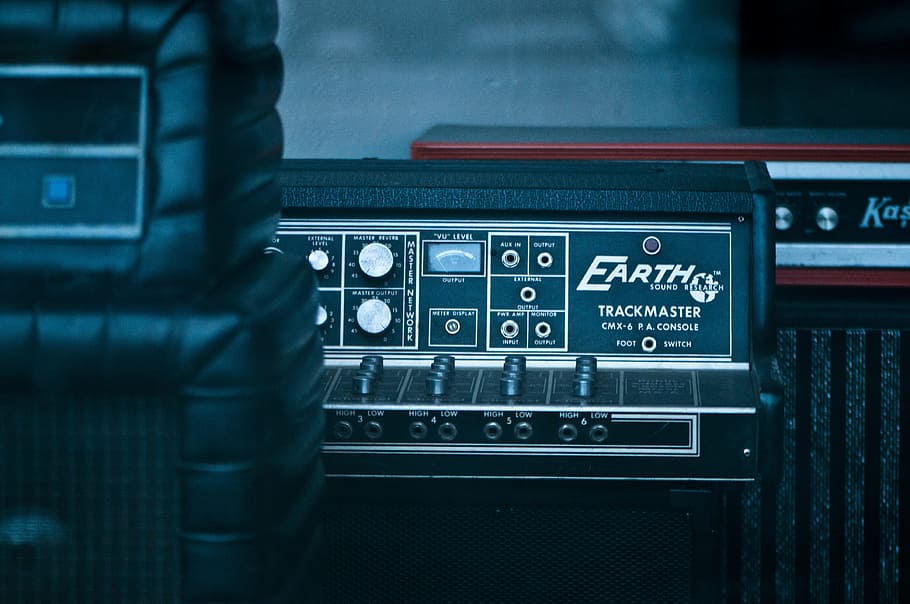 close-up photography of black Earth electronic device, trackmaster HD wallpaper