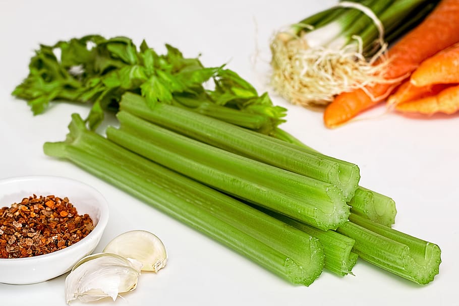 Green Celery Carrots and Pepper Flakes Garlic, food, fresh, vegetables HD wallpaper