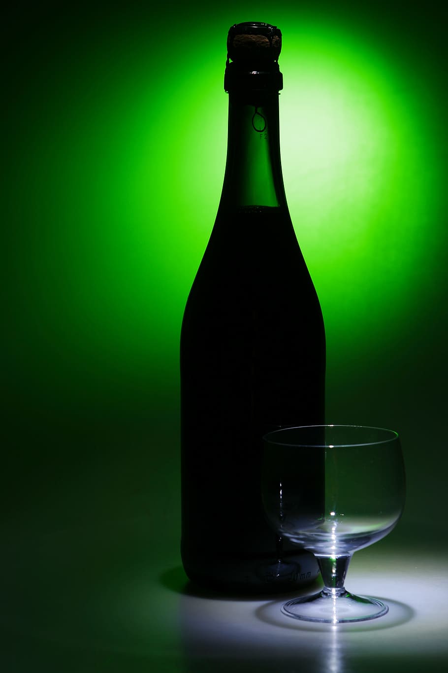 bottle, champagne, drink, effect, light, nobody, objects, shot HD wallpaper
