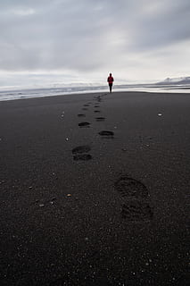 person walking on shoreline, sky, cloud, footstep, footprint HD wallpaper