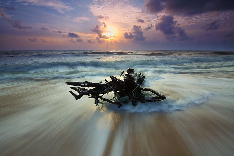 Gray Metal Piece Beside the Beach during Daytime, dawn, landscape HD wallpaper