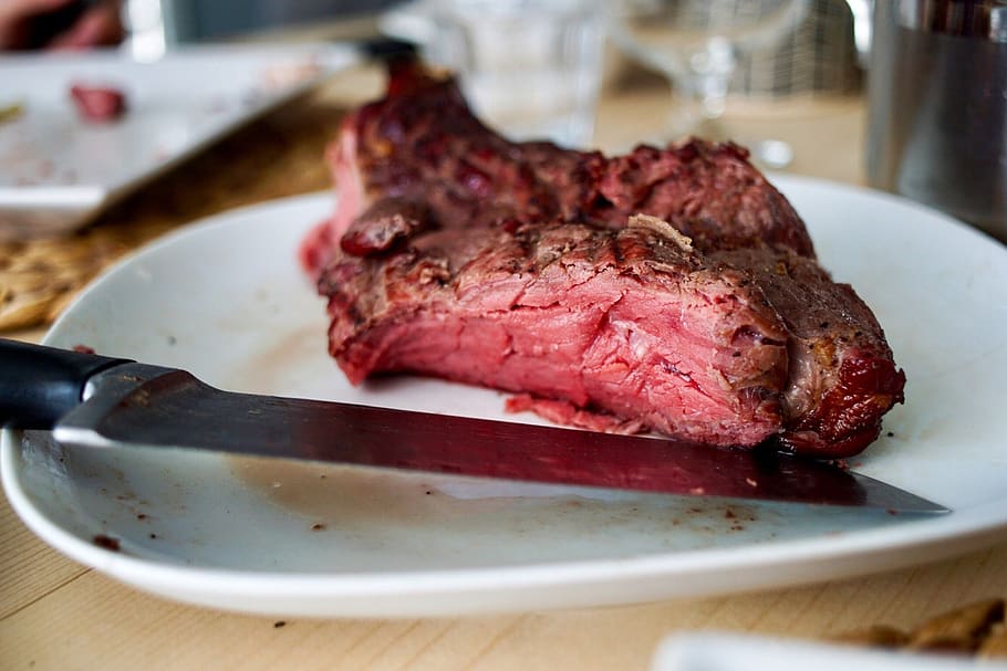 raw meat on white plate, food, food and drink, red meat, close-up HD wallpaper