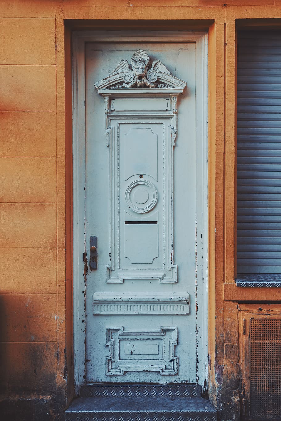 closed white door, home decor, window, cologne, curtain, shutter HD wallpaper