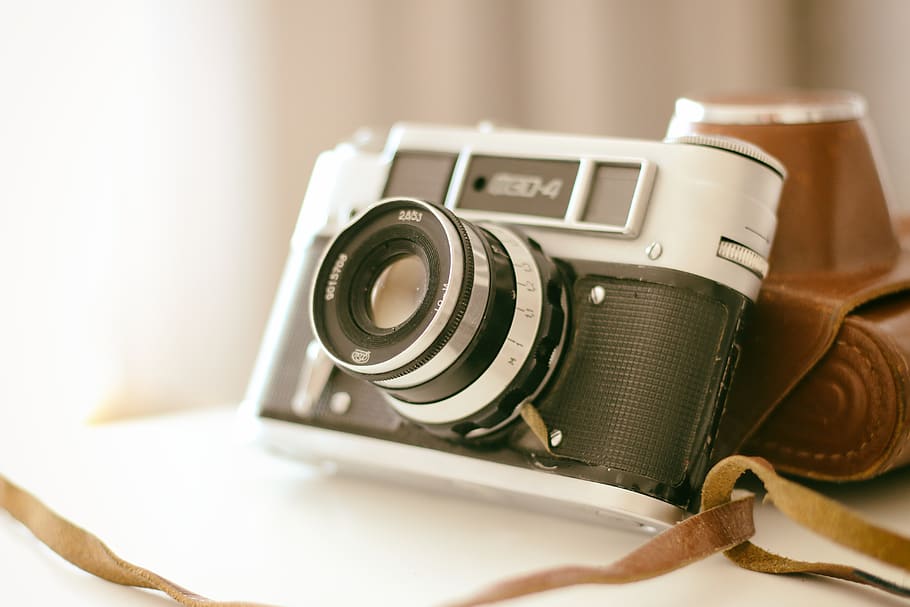 Gray and Black Point-and-shoot Camera With Case, blur, blurred background HD wallpaper