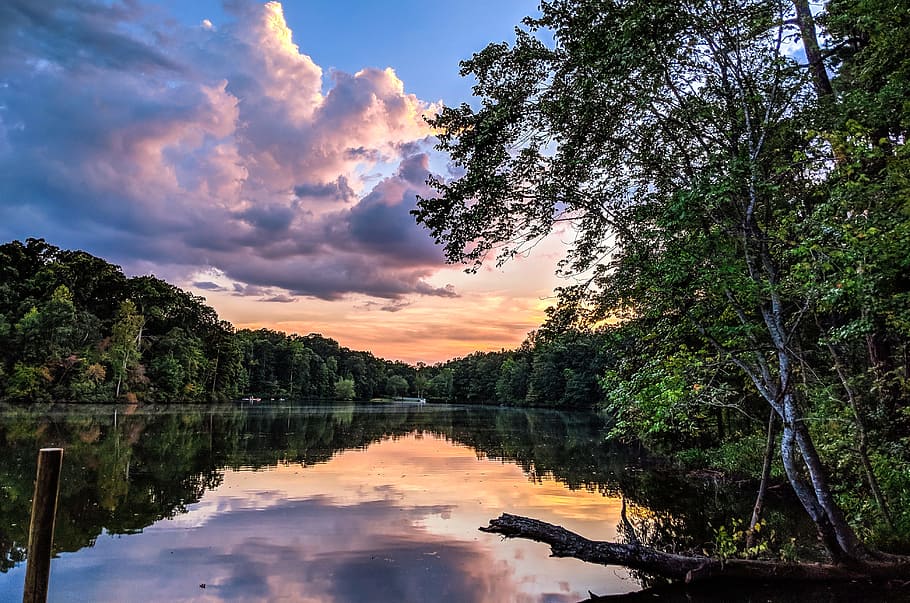 Scenic Photo of a River, calm, clouds, dawn, dusk, environment HD wallpaper