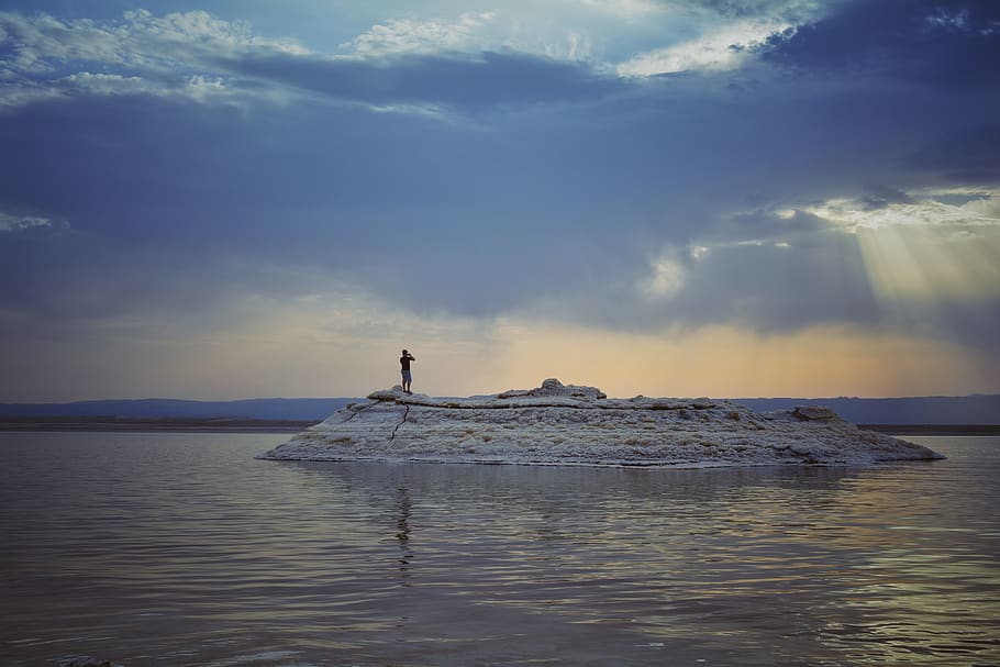 Person on Island during Sunset, dawn, evening, landscape, light HD wallpaper