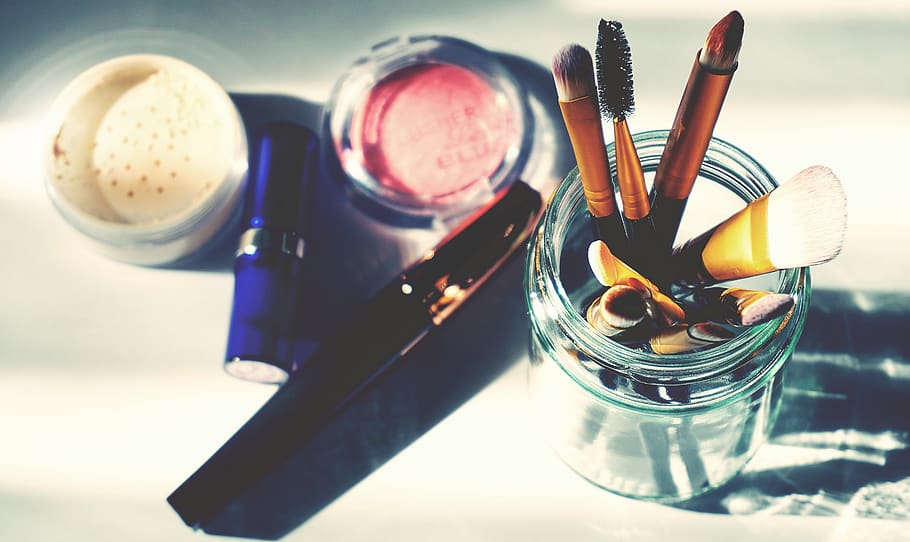 Photography of Makeup Brushes in Jar, beauty, blusher, bottle, HD wallpaper