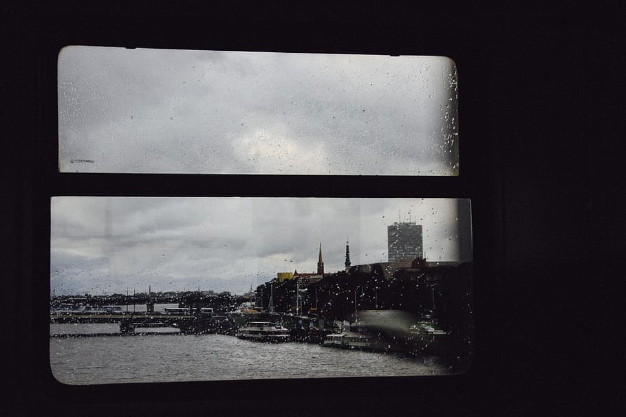 Rainy City from Train Window, autumn, boats, bridge, bulding, HD wallpaper