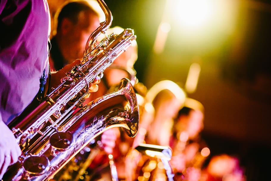 person playing saxophone, music, arts culture and entertainment HD wallpaper
