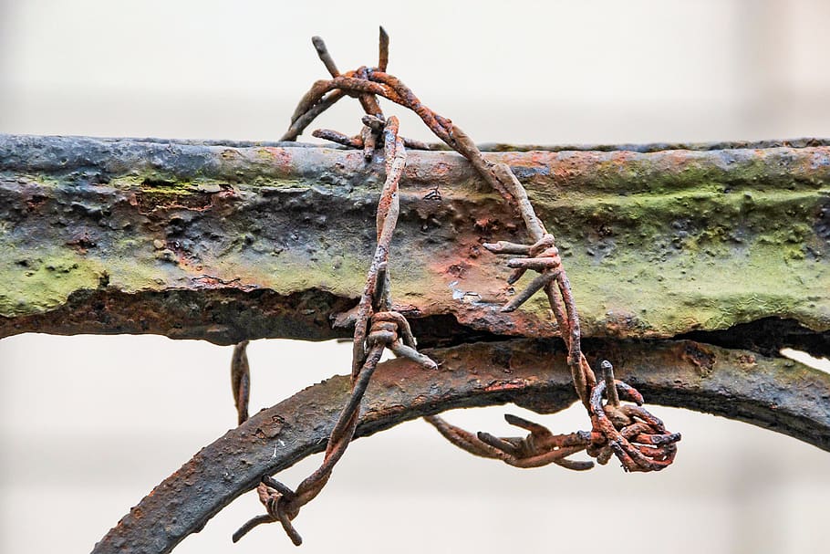 rusty, iron, structure, weathered, rusted, metal, barbed wire HD wallpaper