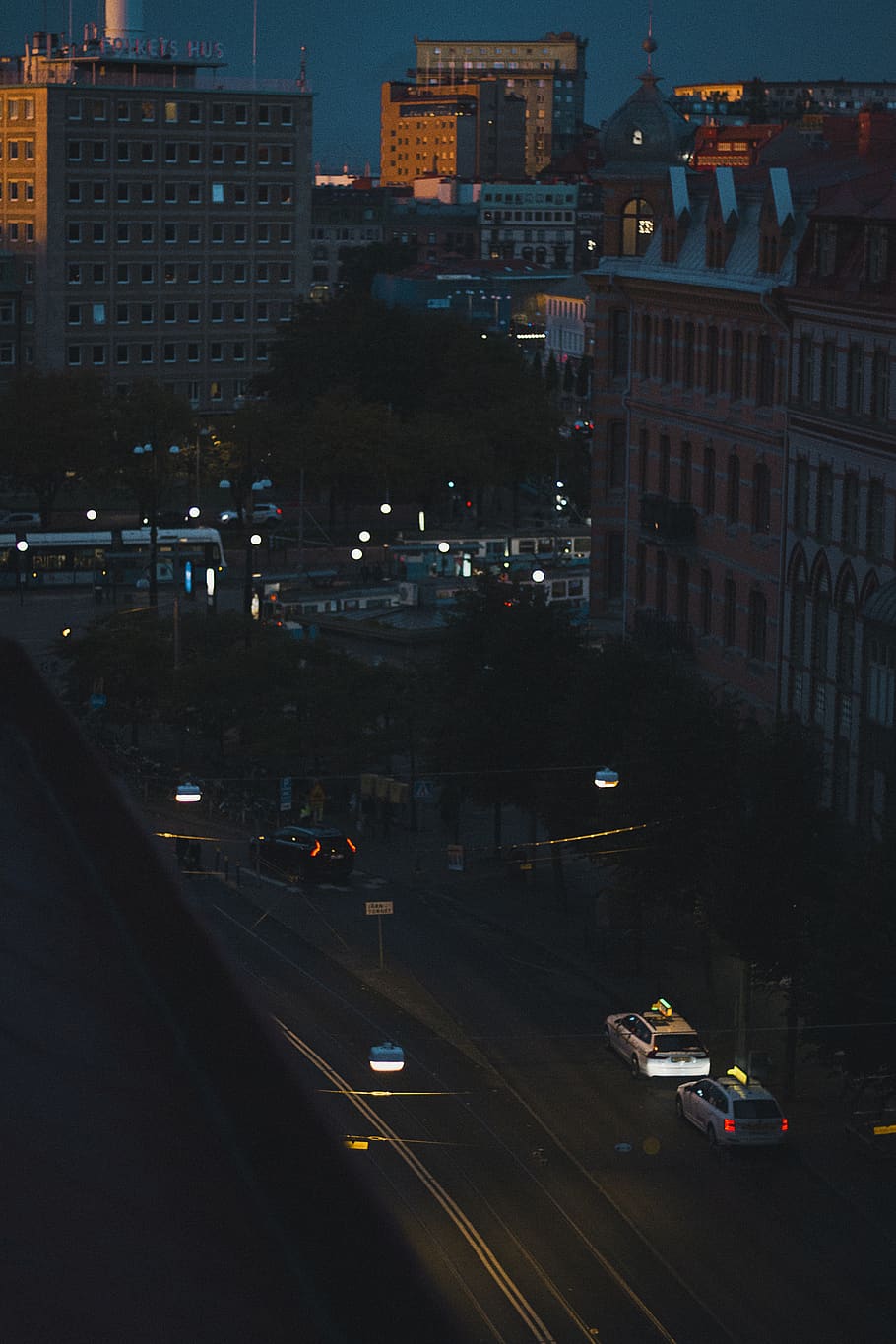 building, arcitechture, sunset, night, citylife, cab, car, light HD wallpaper