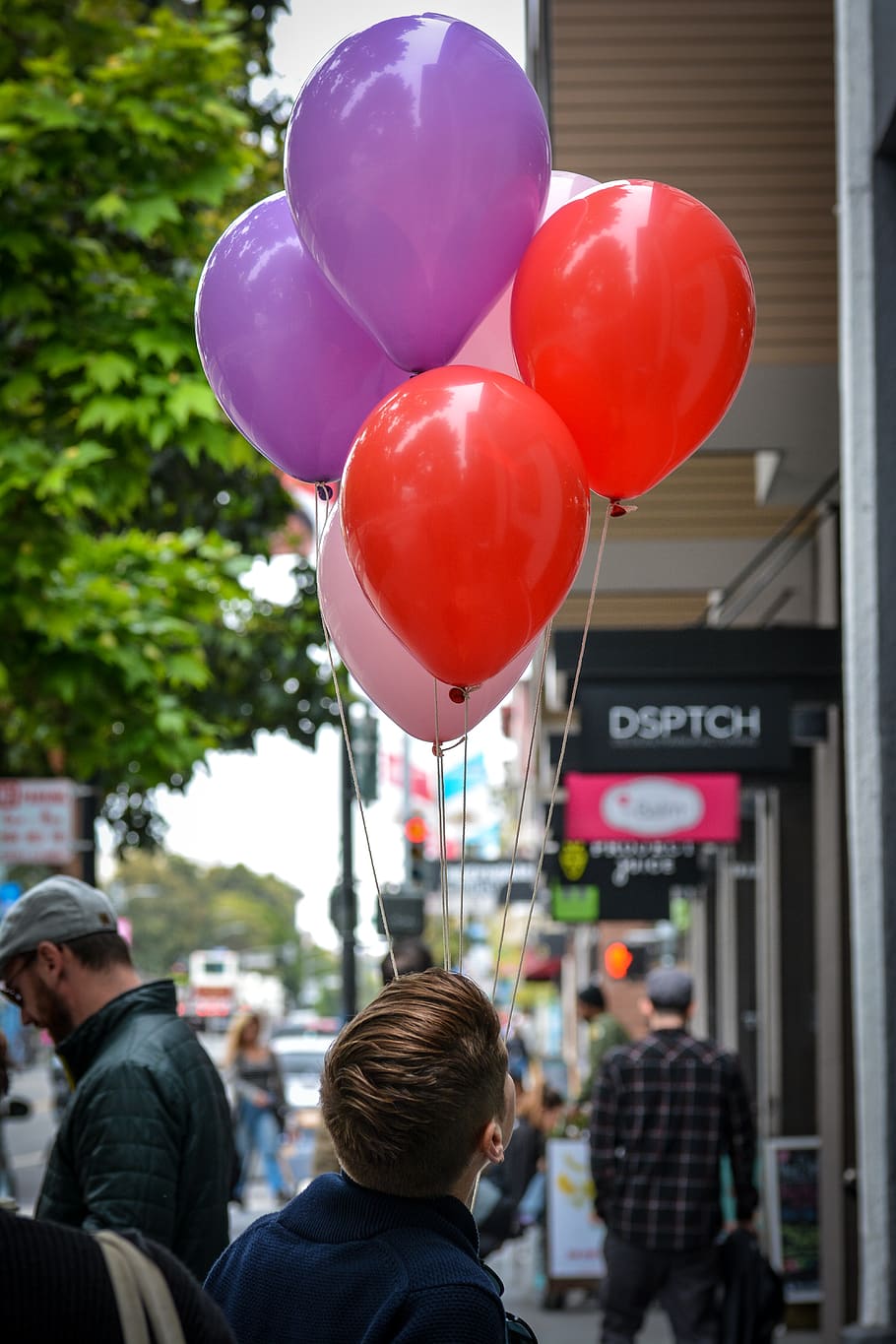 balloon, real people, city, women, building exterior, adult HD wallpaper