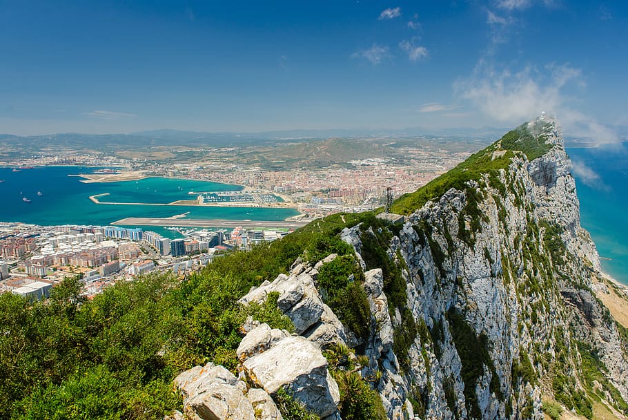 moutanin and city scenery, sea, mountain, gibraltar, rock, water, HD wallpaper
