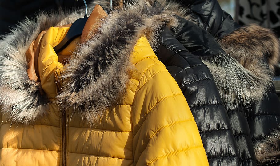 Yellow jacket with sales fur hood