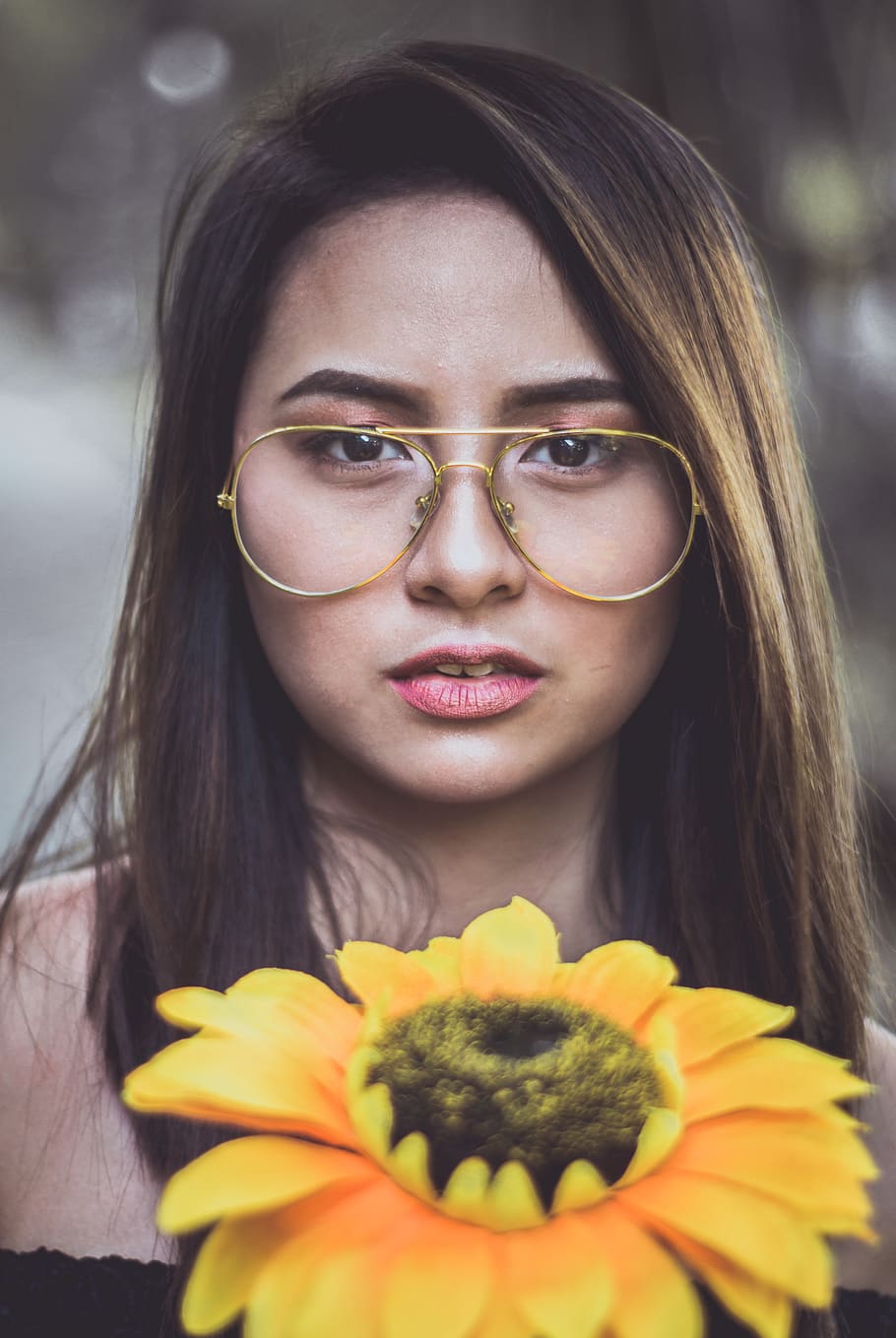portrait, young adult, real people, front view, glasses, young women HD wallpaper